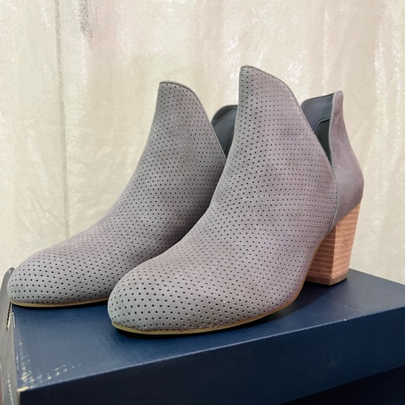 Cole Haan Ferd Bootie, New with Box in size 8.5 - Picture 7 of 10